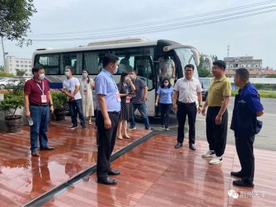 規(guī)范經(jīng)營(yíng)，綠色生產(chǎn)-荊州天宇接受區(qū)人大常委會(huì)執(zhí)法檢查組調(diào)研，貫徹落實(shí)《中華人民共和國(guó)環(huán)境保護(hù)法》生態(tài)環(huán)境保護(hù)工作