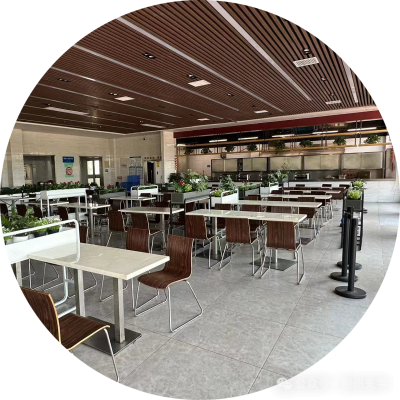 食堂持續(xù)優(yōu)化，餐前精心準(zhǔn)備