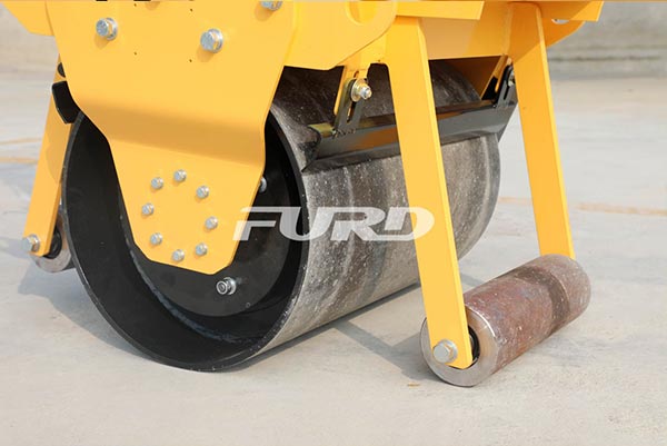 小型單輪壓路機(jī) 小型單輪壓路機(jī)