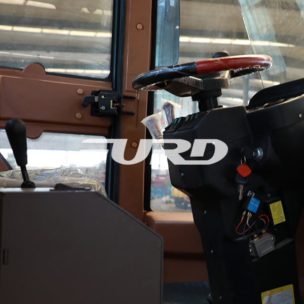 furuide4.jpg 8噸壓路機(jī)