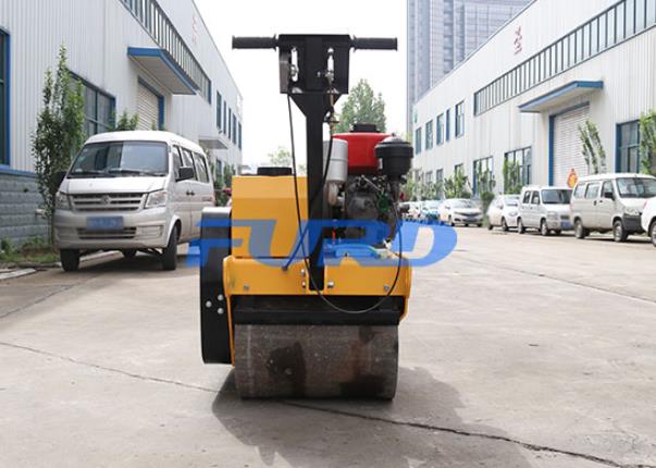小型壓路機(jī) 小型壓路機(jī)